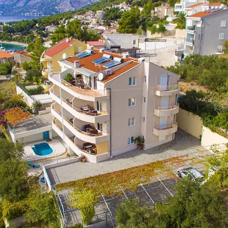 Apartment Family Friendly With A Swimming Pool Brela, Makarska - 20065