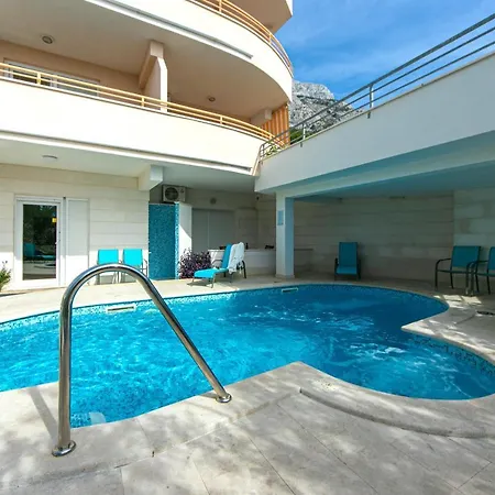 Family Friendly With A Swimming Pool Brela, Makarska - 20065