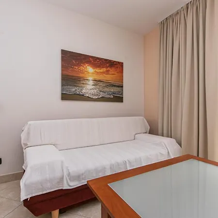 Family Friendly With A Swimming Pool Brela, Makarska - 20065 Apartment