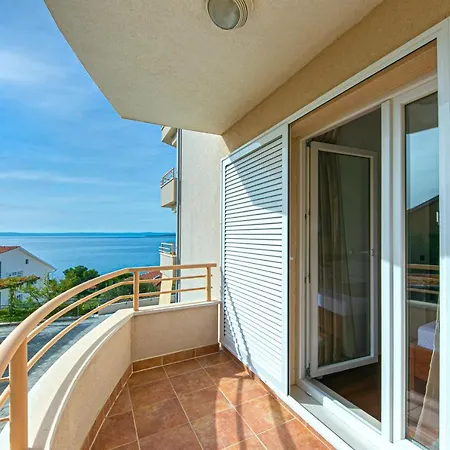 Family Friendly With A Swimming Pool Brela, Makarska - 20065 Apartment
