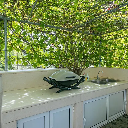 Family-friendly With Swimming Pool Brela, Makarska - 20065 Apartament